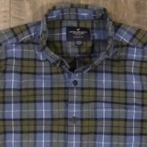 American Eagle Classic Fit Long Sleeve Plaid Shirt